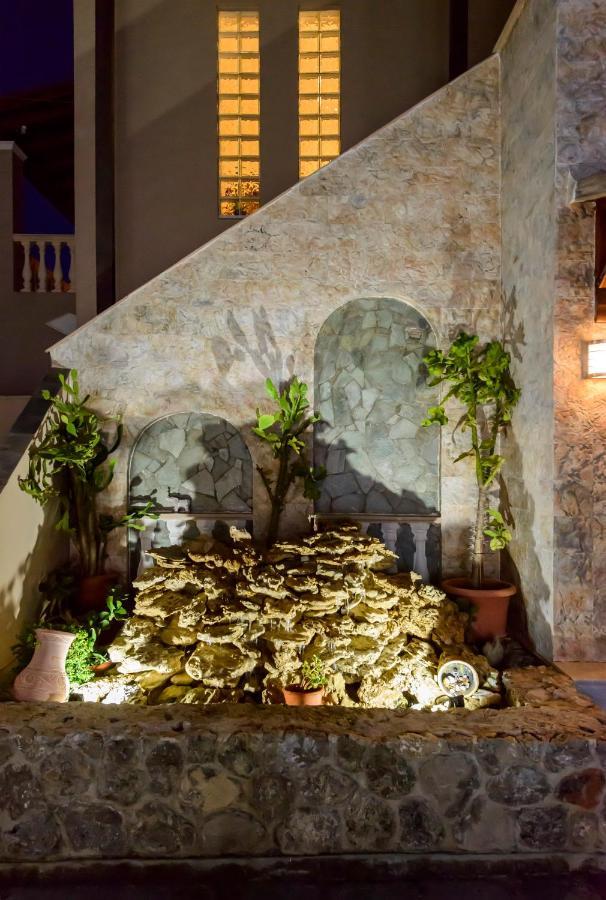 Villa Maxim With Private Pool & Tennis Court Halikounas Екстериор снимка