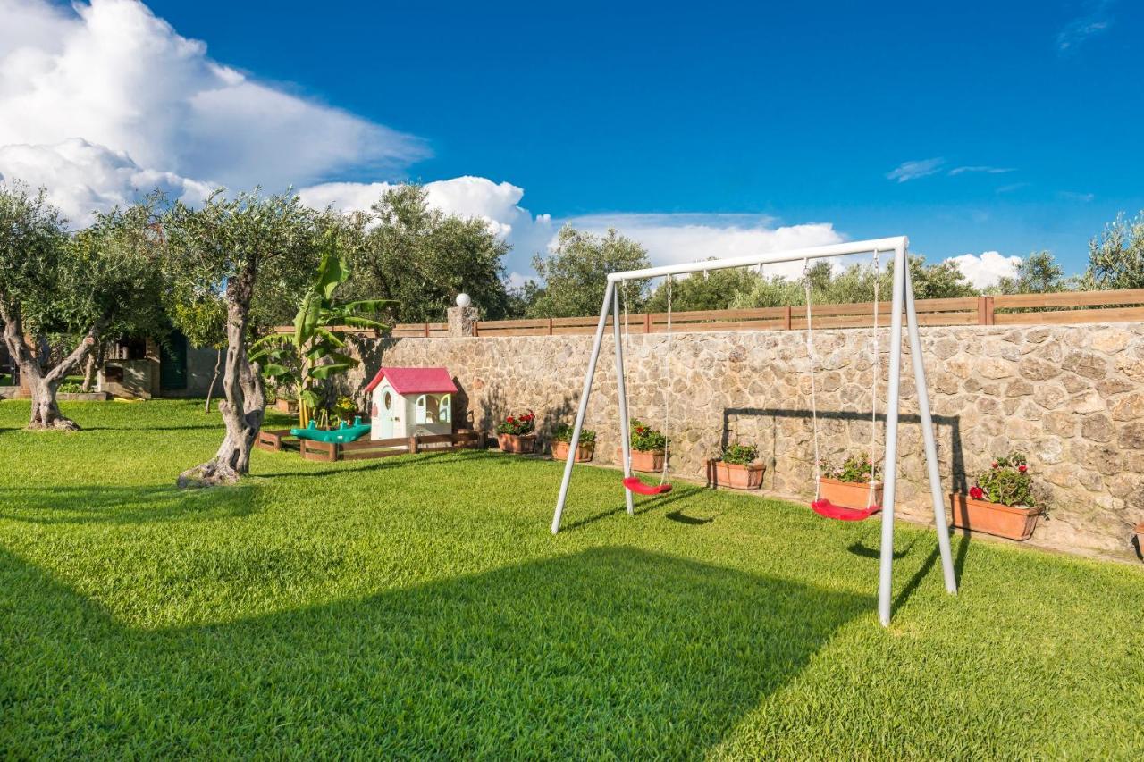 Villa Maxim With Private Pool & Tennis Court Halikounas Екстериор снимка