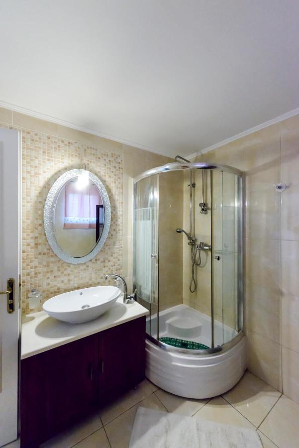 Villa Maxim With Private Pool & Tennis Court Halikounas Екстериор снимка
