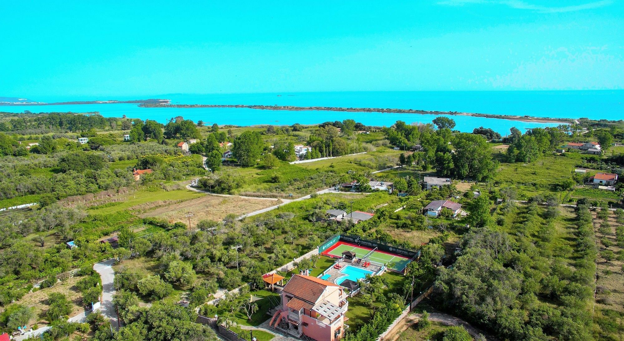 Villa Maxim With Private Pool & Tennis Court Halikounas Екстериор снимка